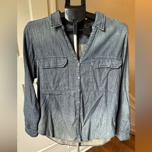 Nine West Blue Denim Chambray Shirt size Medium